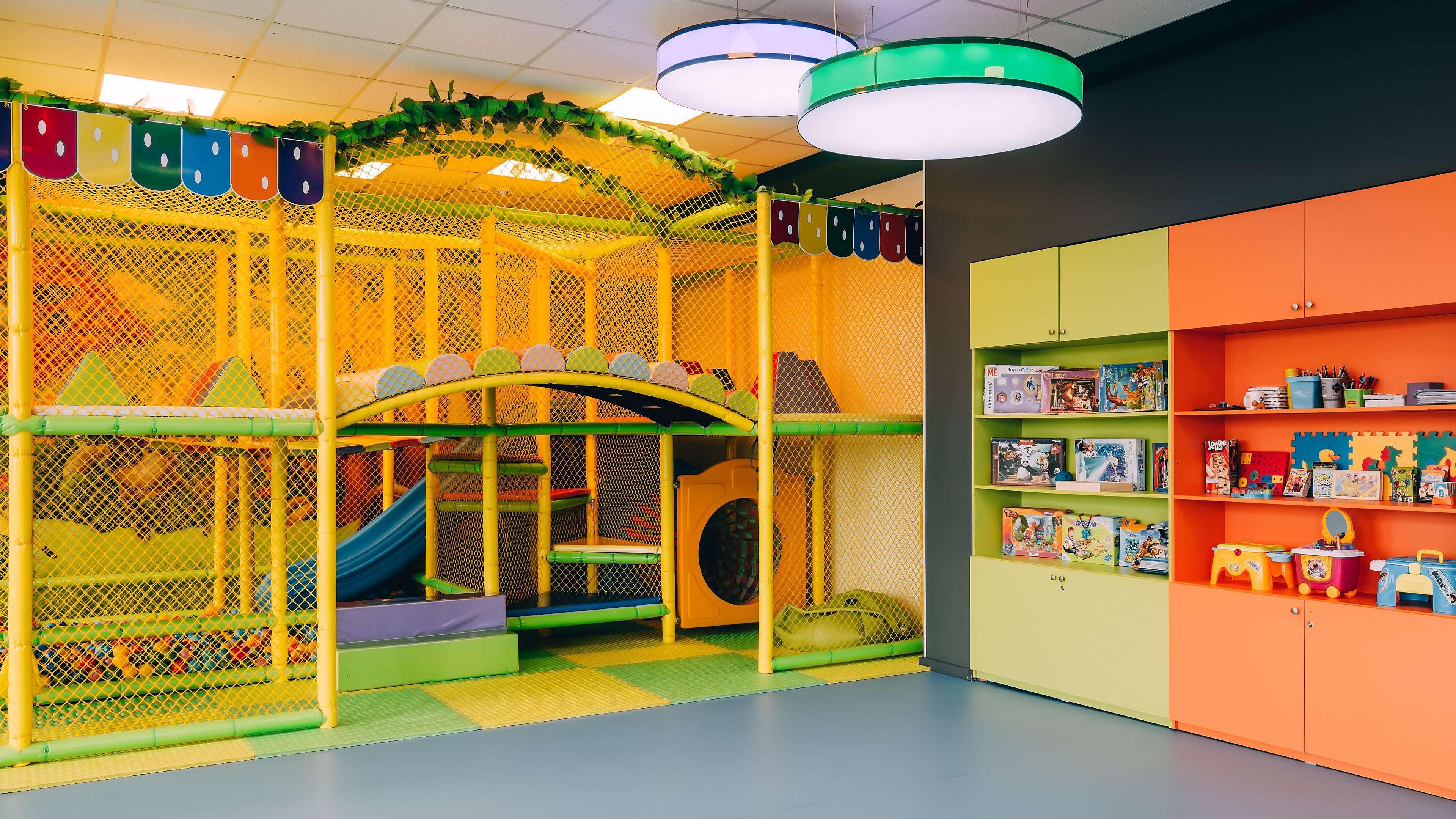 Готель Rixos Borovoe Щучінск Екстер'єр фото The interior of a typical indoor playground